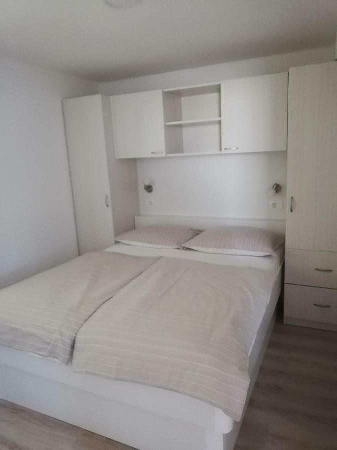 Guest House Micin Vodice Exterior photo